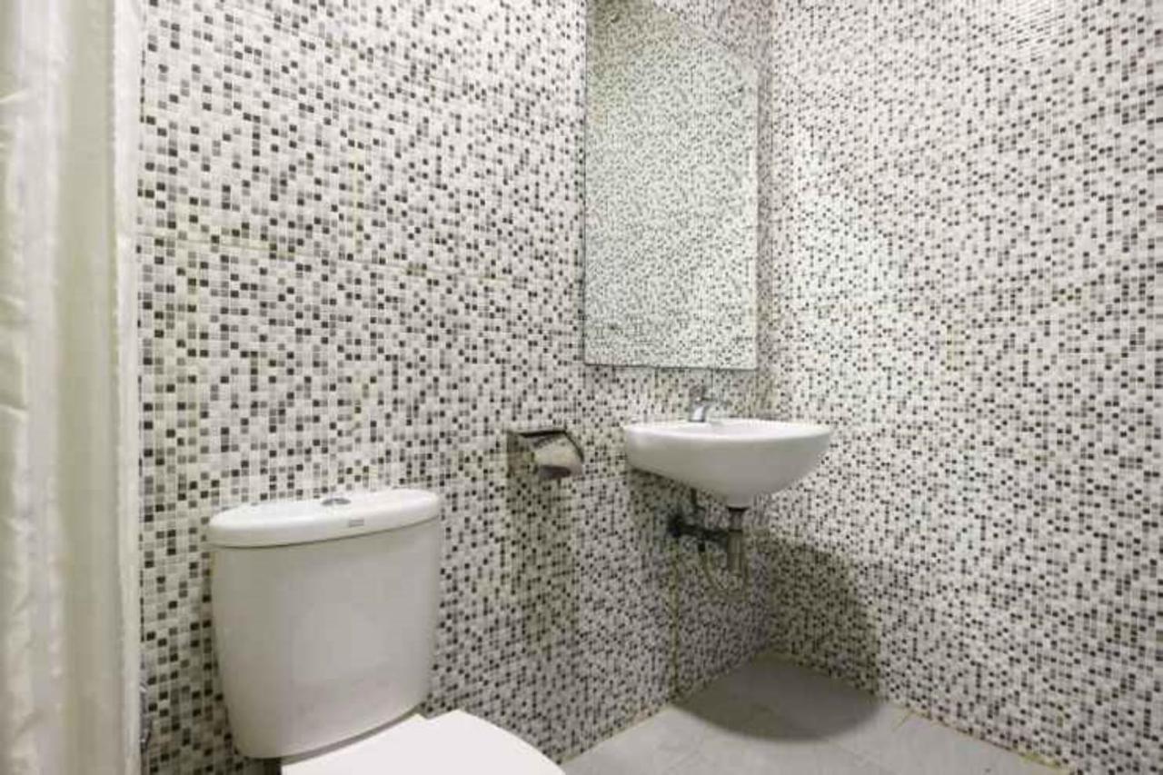 Blitz Hotel Batam Near Sultan Mahmud Ri'Ayat Shah Sekupang Exterior foto