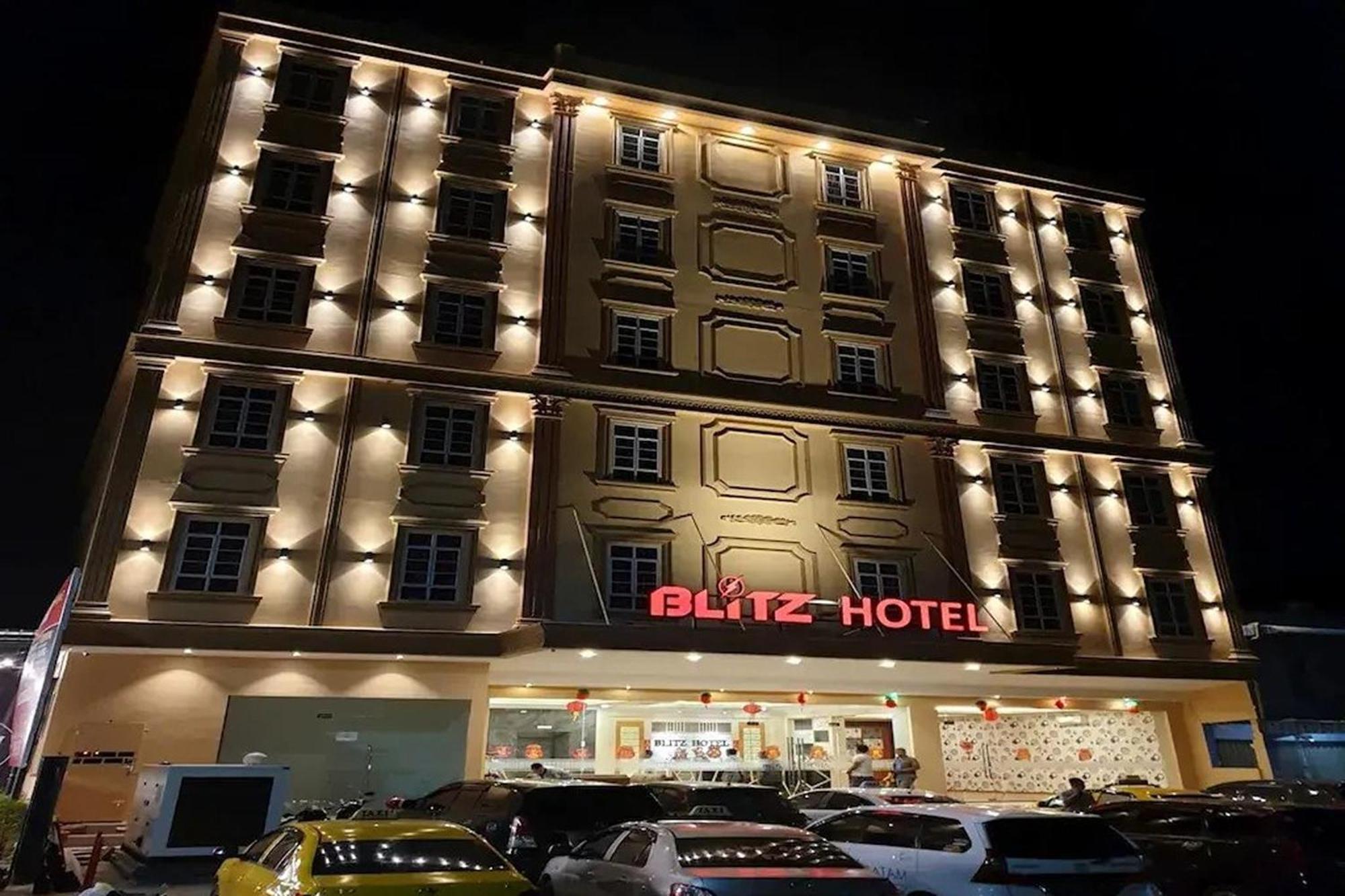 Blitz Hotel Batam Near Sultan Mahmud Ri'Ayat Shah Sekupang Exterior foto